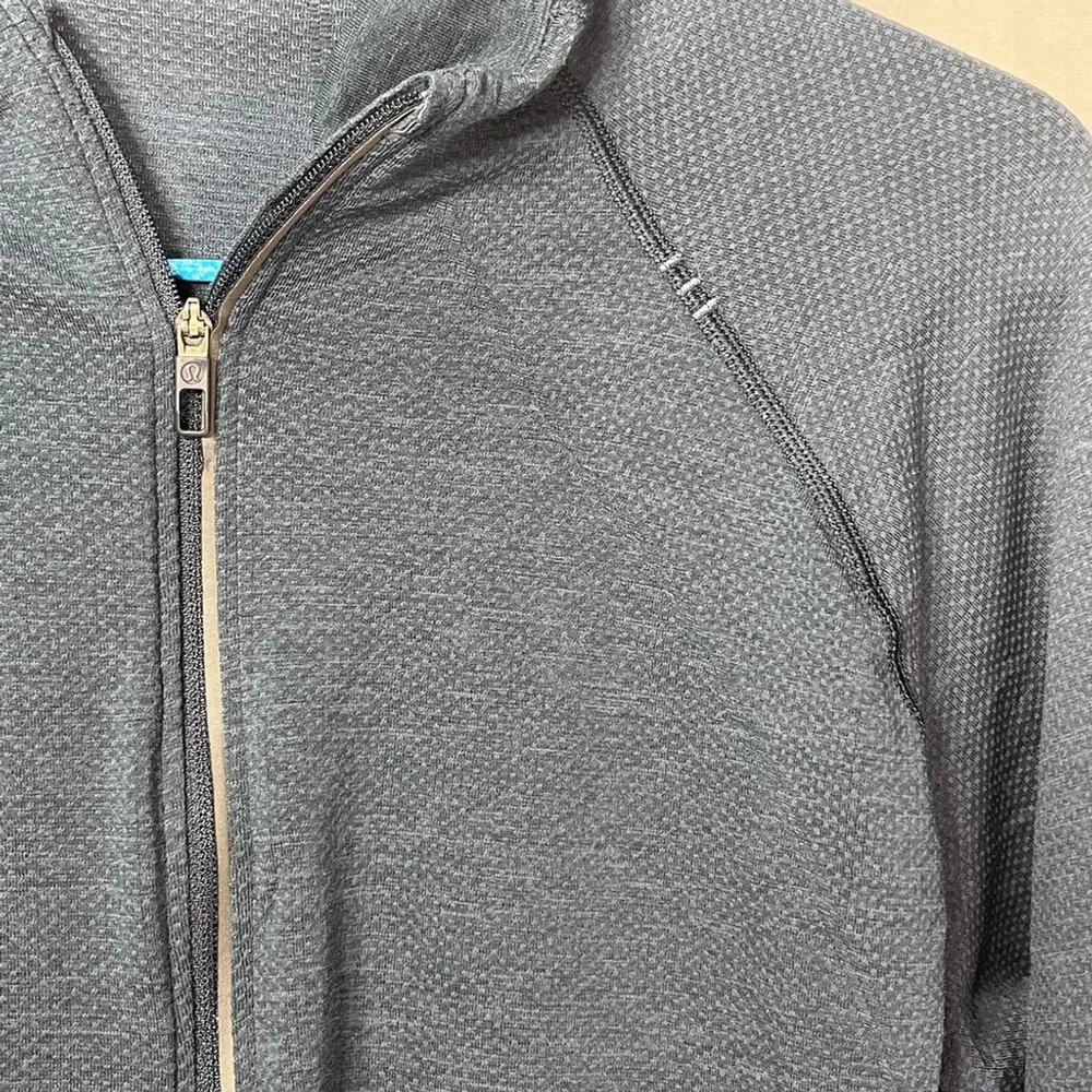 Lululemon Men's Long Sleeve Navy Metal Vent 1/2 zip Shirt Size Large - Picture 4 of 10
